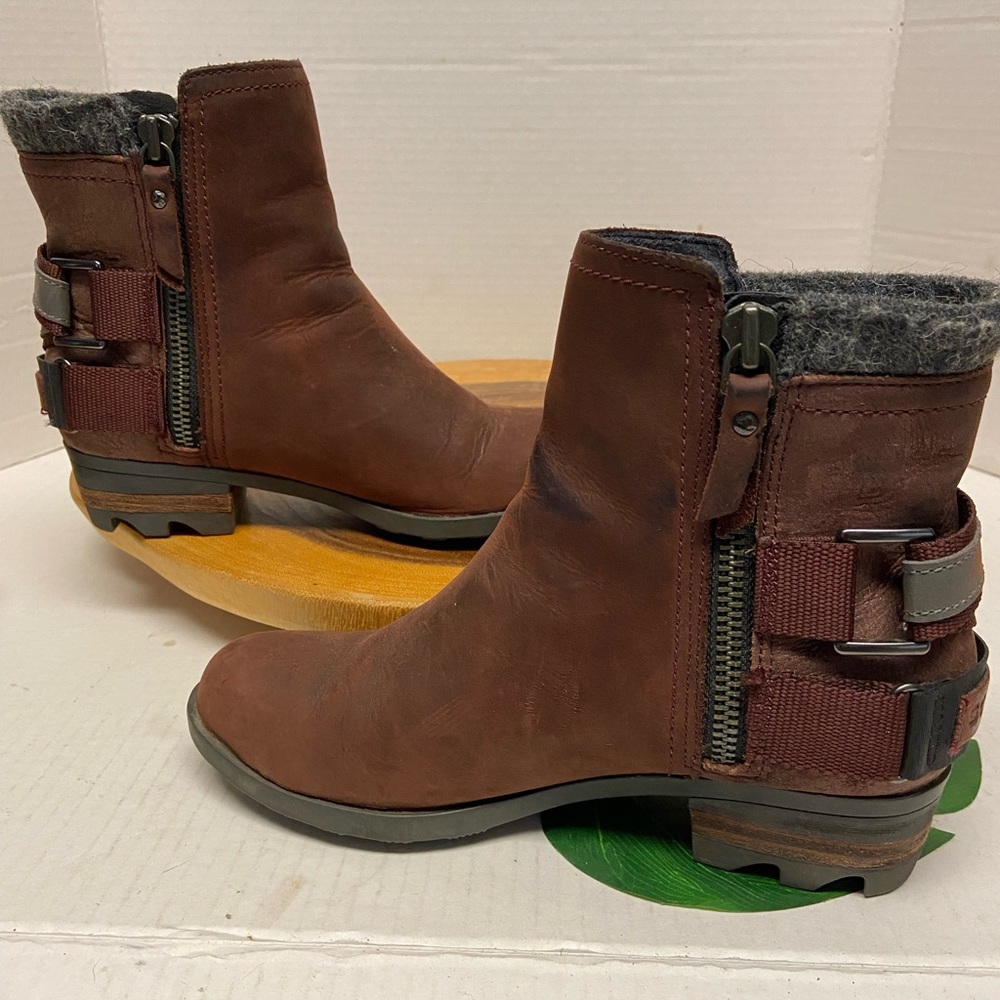 SOREL Rusty Red Leather Distressed Ankle Boots - Picture 2 of 9